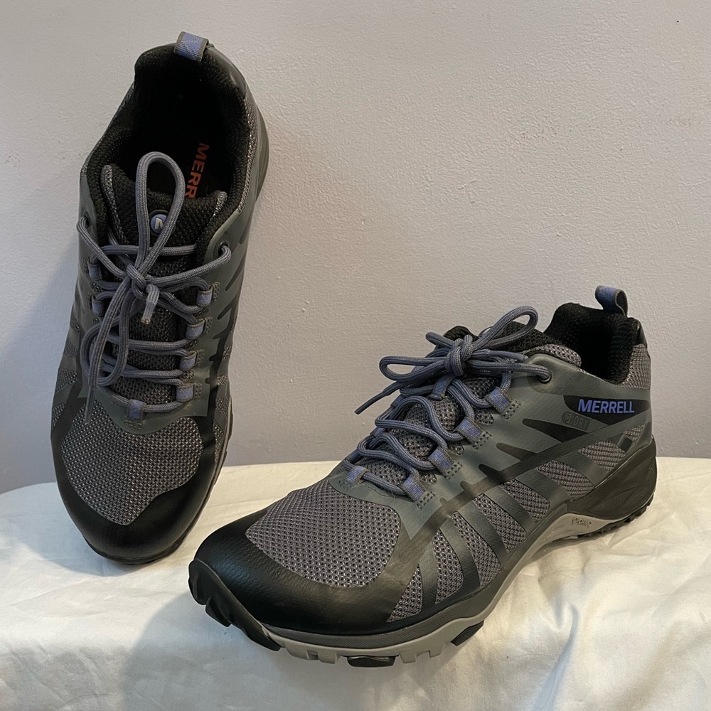 Merrell Waterproof Hiking Shoes Women’s 9